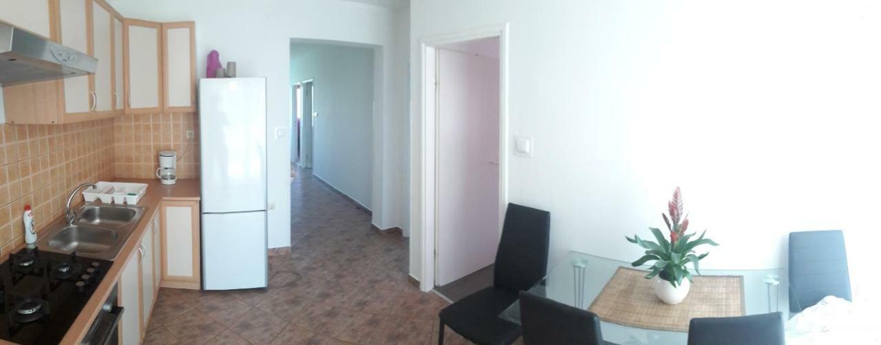 Apartmani Ivana Lopar Exterior photo